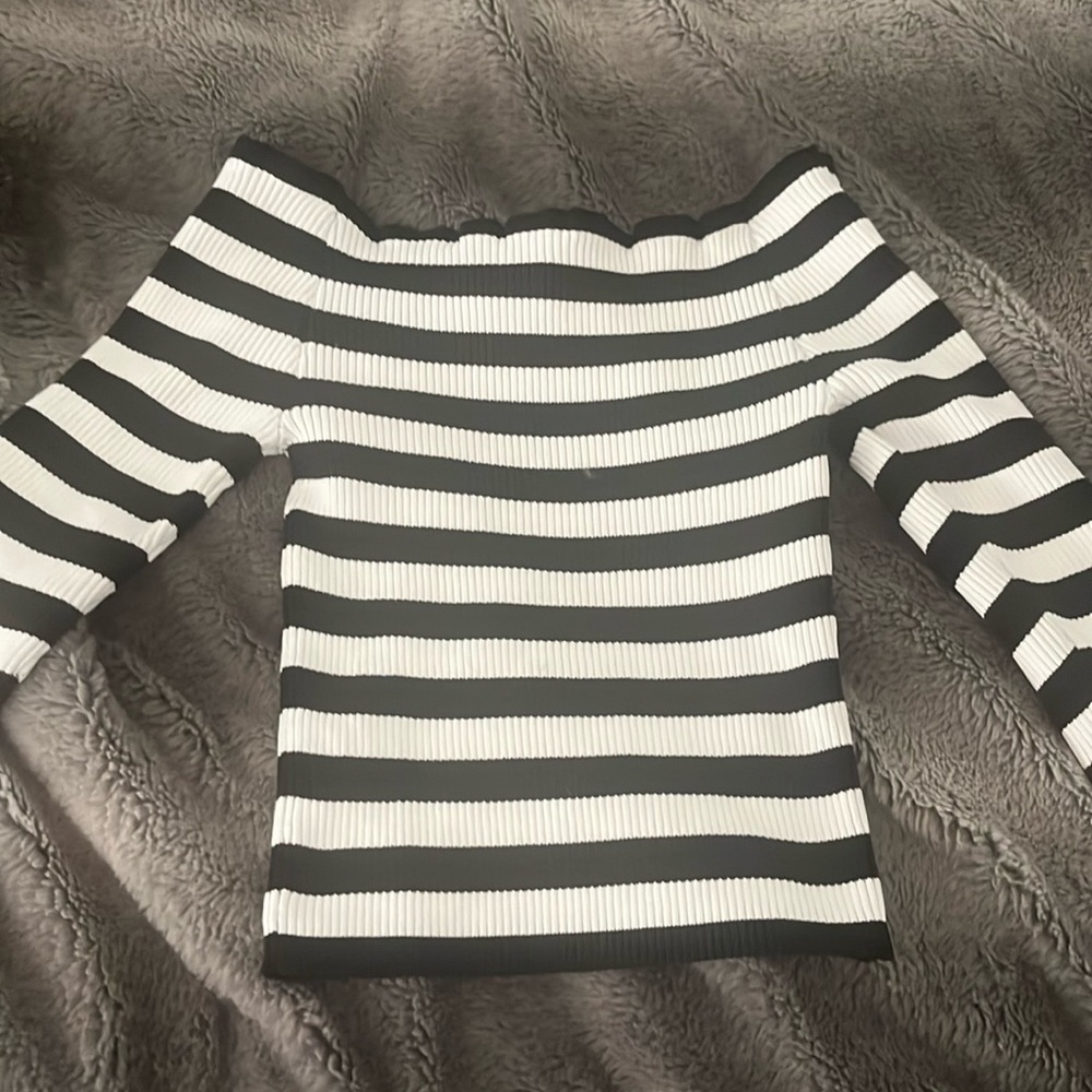 Urban Outfitters off the shoulder shirt. Xs. Like new condition.